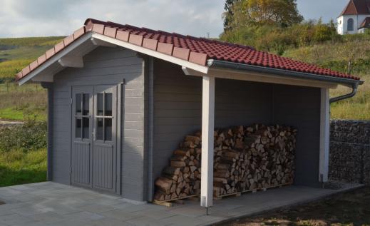 Schleppdach als Holzunterstand genutzt