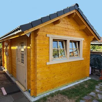 Blockhaus mit Schlafboden